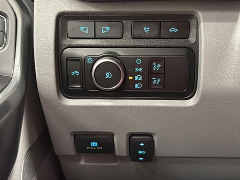 Used 2023 Ford F250 Limited AWD/4WD image 33