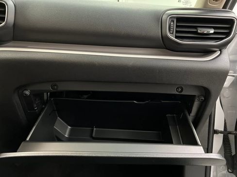 Used 2024 Ford Explorer XLT w/ Equipment Group 202A image 29