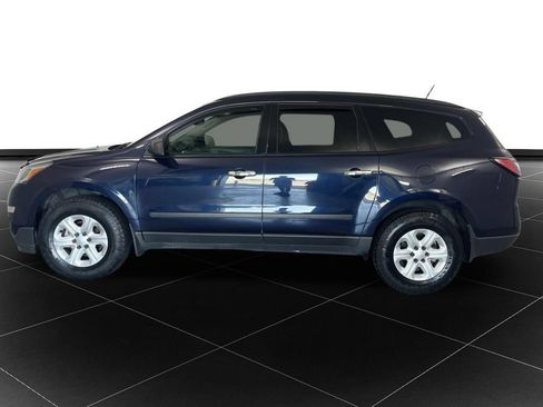 Used 2015 Chevrolet Traverse LS FWD image 2