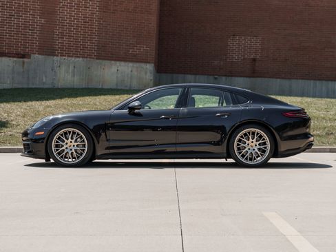 Used 2020 Porsche Panamera 4 AWD/4WD image 6