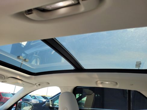 New 2025 Buick Envision Avenir image 11