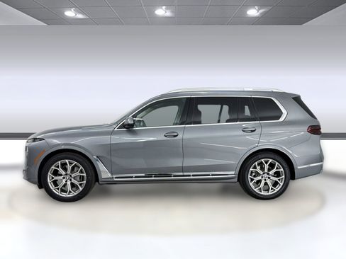 Used 2025 BMW X7 xDrive40i image 2