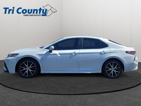 Certified 2023 Toyota Camry SE FWD image 5