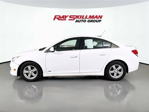 Used 2016 Chevrolet Cruze LT w/ Sun And Sound Package image 2