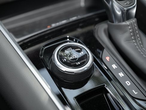 New 2026 Chevrolet Colorado ZR2 w/ Off-Road Front Bumper Package image 37