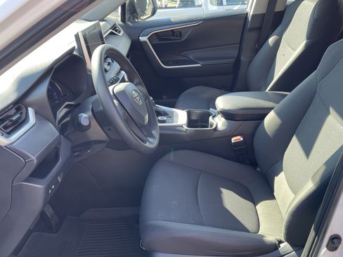 Certified 2024 Toyota RAV4 LE AWD/4WD image 10