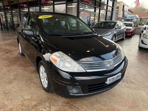 Used 2009 Nissan Versa SL image 1