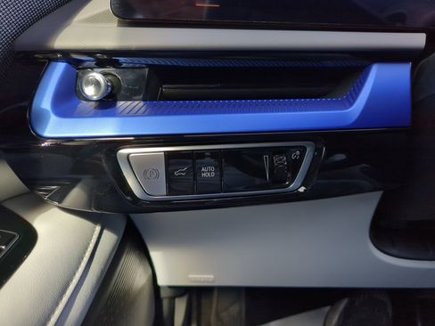 New 2026 Cadillac Optiq Luxury 1 image 32