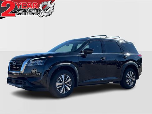New 2025 Nissan Pathfinder SL image 1