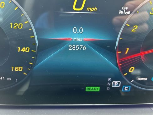 Used 2023 Mercedes-Benz GLS 450 4MATIC image 25