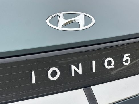 Certified 2024 Hyundai Ioniq 5 SEL RWD image 33