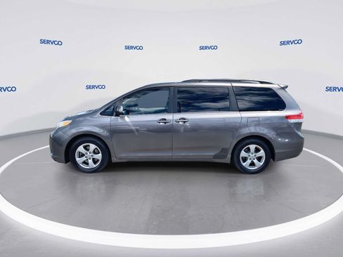 Used 2013 Toyota Sienna LE FWD image 5