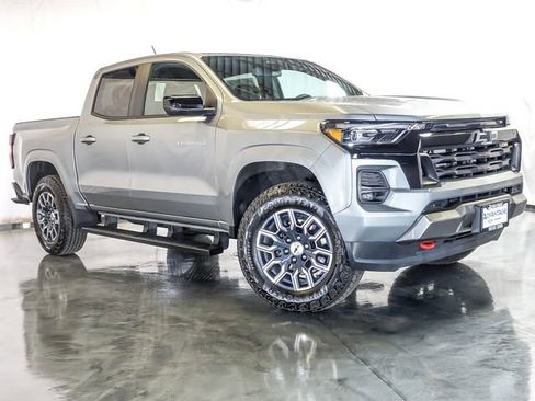 Used 2026 Chevrolet Colorado Z71 AWD/4WD image 2