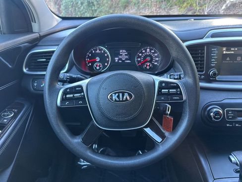 Used 2019 Kia Sorento AWD V6 image 19