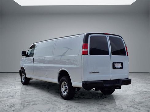 Used 2020 Chevrolet Express 3500 Extended w/ Driver Convenience Package image 5