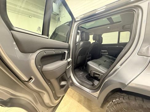Used 2022 Land Rover Defender 110 S AWD/4WD image 37