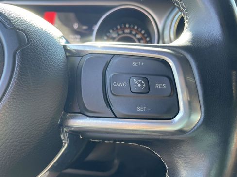 Used 2020 Jeep Wrangler Unlimited Sahara AWD/4WD image 8
