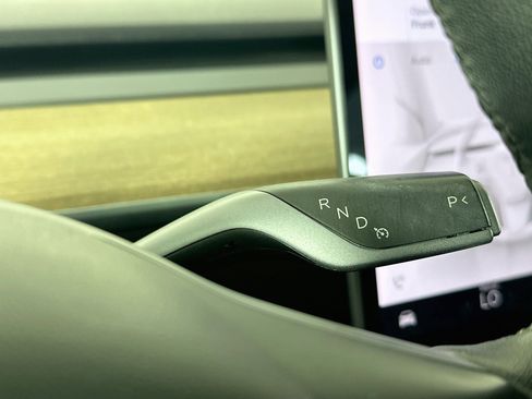 Used 2021 Tesla Model Y Long Range AWD/4WD image 23