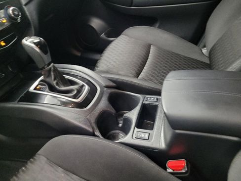 Used 2019 Nissan Rogue S w/ Special Edition Package FWD image 26