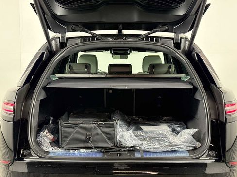 New 2026 Land Rover Range Rover Velar Dynamic SE image 26