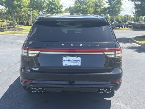 Used 2023 Lincoln Aviator Reserve w/ Equipment Group 201A AWD/4WD image 8