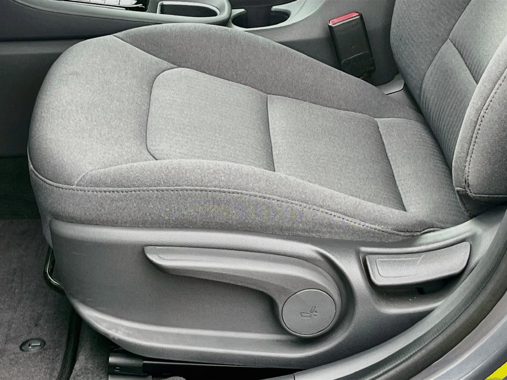 Used 2020 Hyundai Ioniq SE FWD image 18
