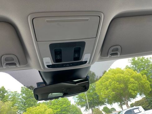 Certified 2025 Honda Pilot Touring image 16