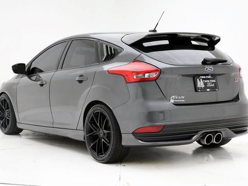 Used 2018 Ford Focus ST w/ Equipment Group 402A FWD image 8