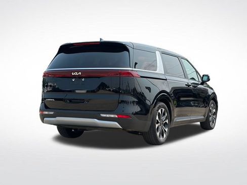 Used 2024 Kia Carnival EX FWD image 13