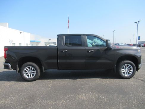 Used 2021 Chevrolet Silverado 1500 LT AWD/4WD image 4