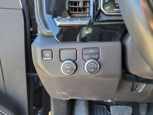 Used 2024 GMC Sierra 1500 Elevation image 21