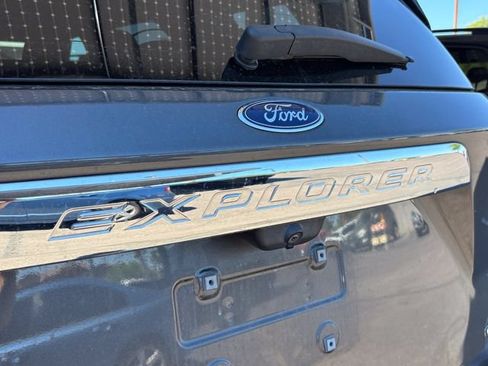 Used 2020 Ford Explorer XLT w/ Equipment Group 202A RWD image 10