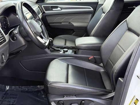 Used 2022 Volkswagen Atlas SEL R-Line image 12