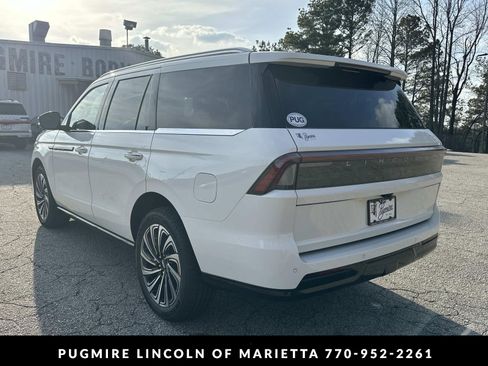 New 2026 Lincoln Navigator Black Label AWD/4WD image 5