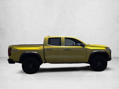 Used 2023 Chevrolet Colorado Trail Boss w/ Technology Package AWD/4WD image 9