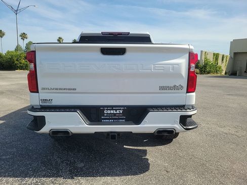 Used 2024 Chevrolet Silverado 1500 High Country w/ Technology Package AWD/4WD image 6