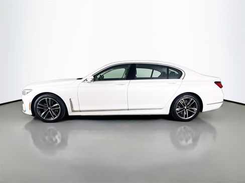 Certified 2022 BMW 750i xDrive image 4