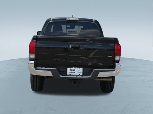 Used 2019 Toyota Tacoma SR5 RWD image 7
