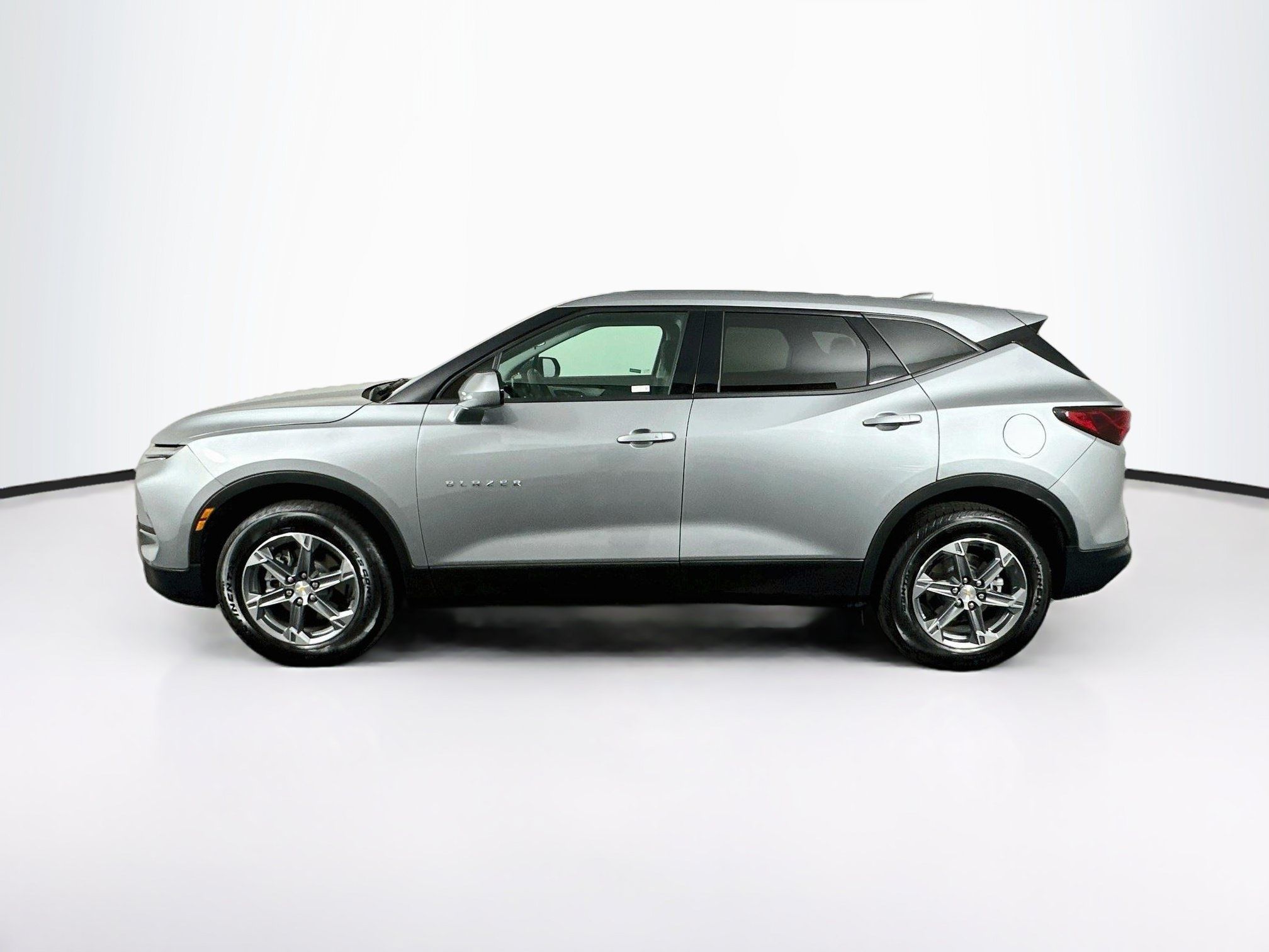Used 2026 Chevrolet Blazer LT FWD image 4