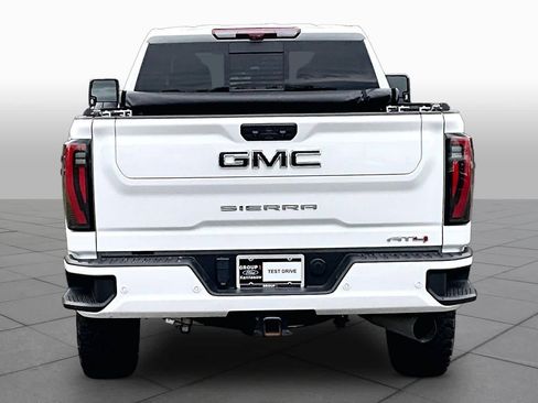 Used 2024 GMC Sierra 2500 AT4 w/ AT4 Premium Plus Package AWD/4WD image 5