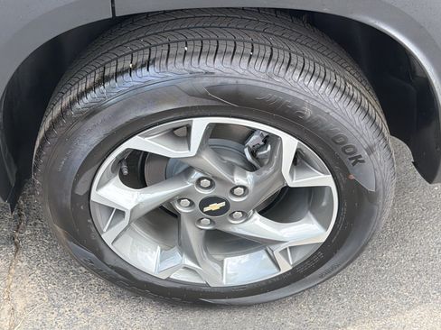 Used 2025 Chevrolet Trax LT w/ Driver Confidence Package FWD image 19