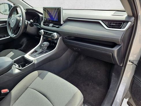Used 2025 Toyota RAV4 XLE image 22