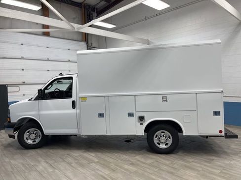 New 2025 Chevrolet Express 3500 Work Van w/ Power Convenience Package image 23