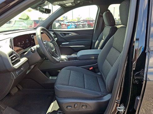 New 2026 Chevrolet Traverse LT w/ Driver Confidence Package AWD/4WD image 9