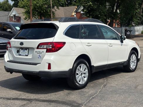 Used 2016 Subaru Outback 2.5i Premium AWD/4WD image 8