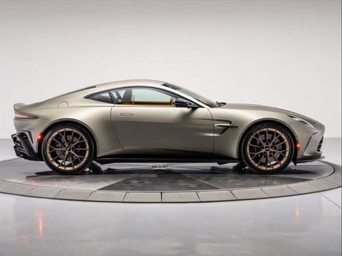 Used 2025 Aston Martin V8 Vantage Coupe image 15