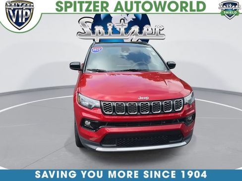 Used 2025 Jeep Compass Limited AWD/4WD image 3