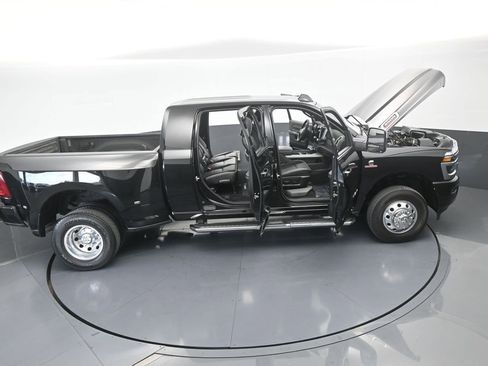 Used 2025 RAM 3500 Laramie image 79