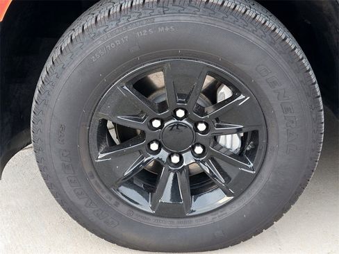 Used 2023 GMC Yukon SLT image 9