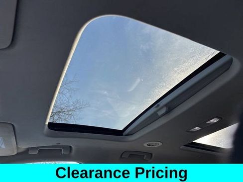 Used 2021 Chevrolet Traverse RS AWD/4WD image 37